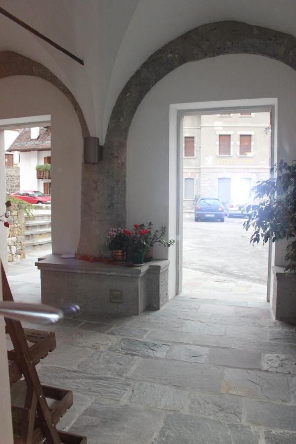 Albergo Alle Alpi 코메글리안스 외부 사진