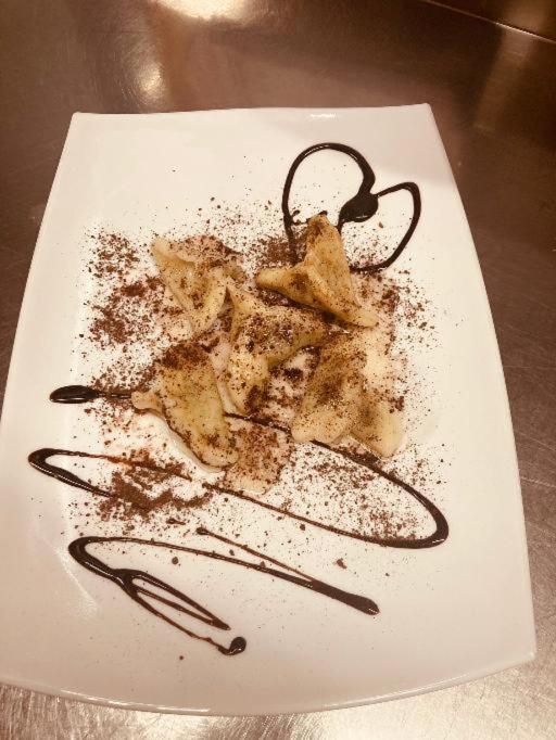 Albergo Alle Alpi 코메글리안스 외부 사진