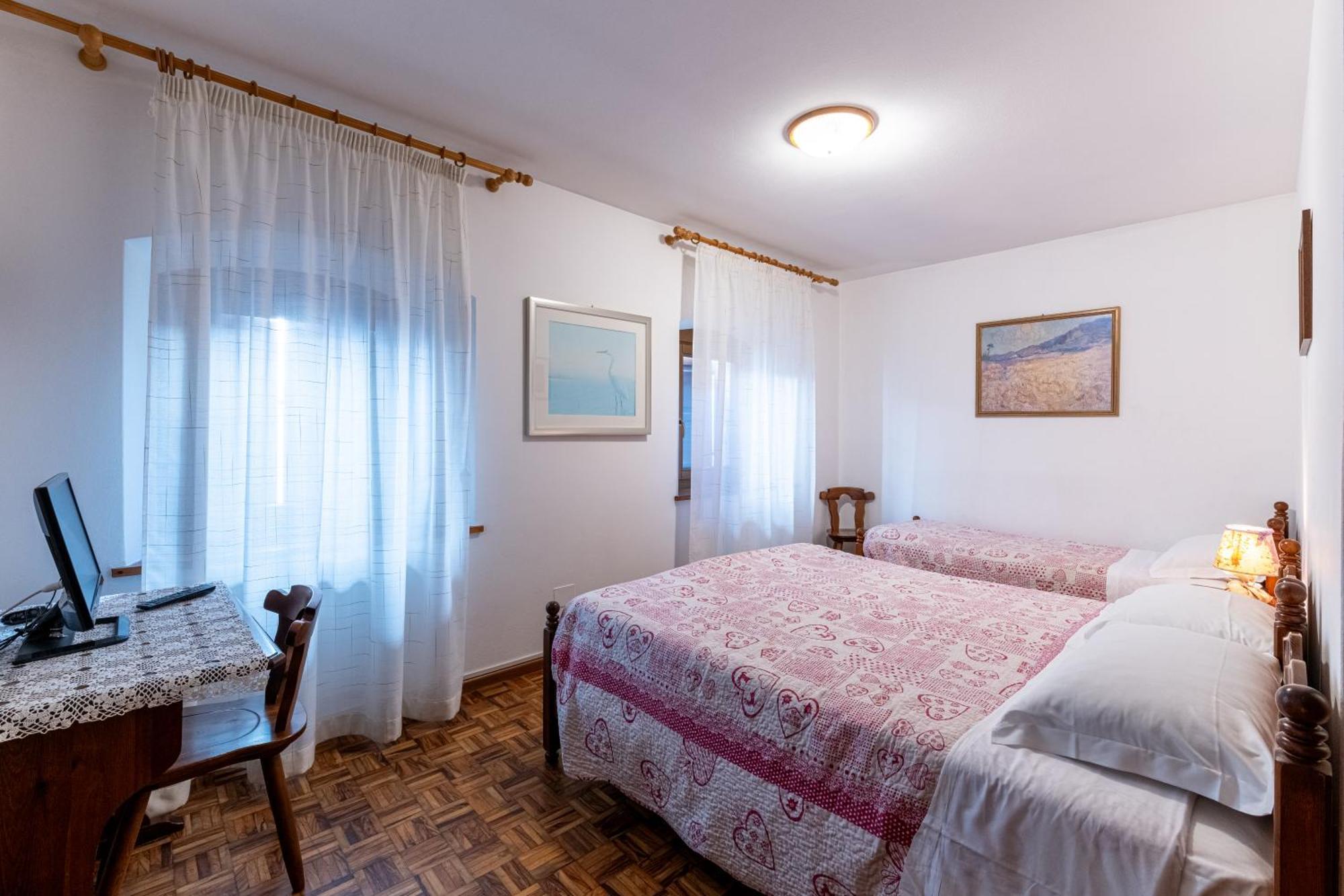Albergo Alle Alpi 코메글리안스 외부 사진